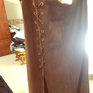 Brown skirt with side lace